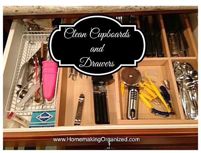 Organizing the Kitchen Cupboards and Drawers {34 Weeks of Clean}
